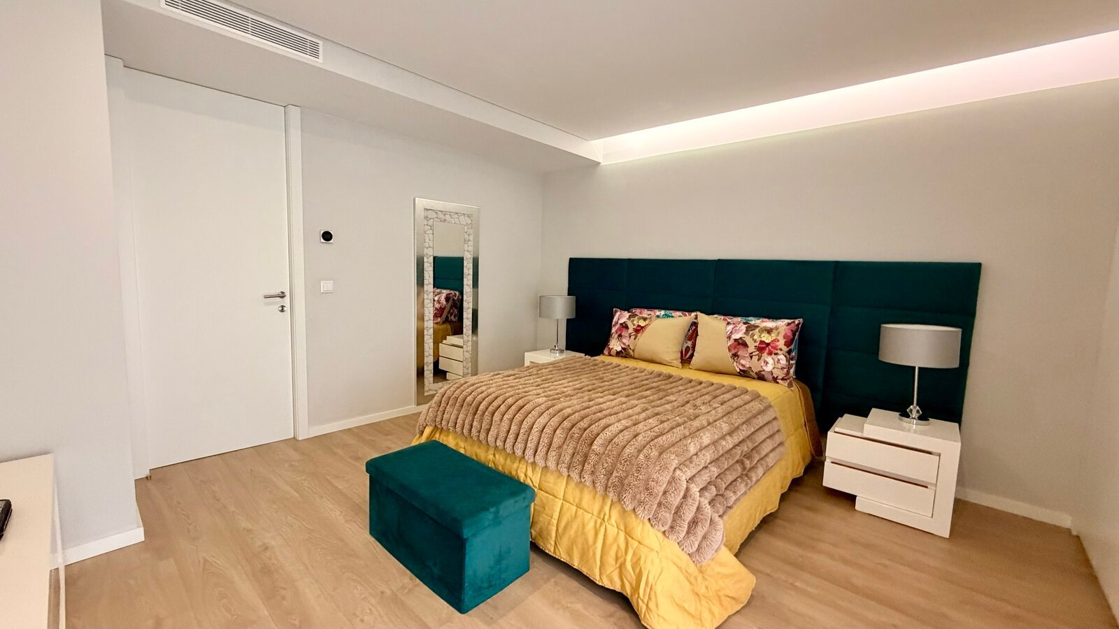 Moradia Salgueiros – quarto-5.jpg